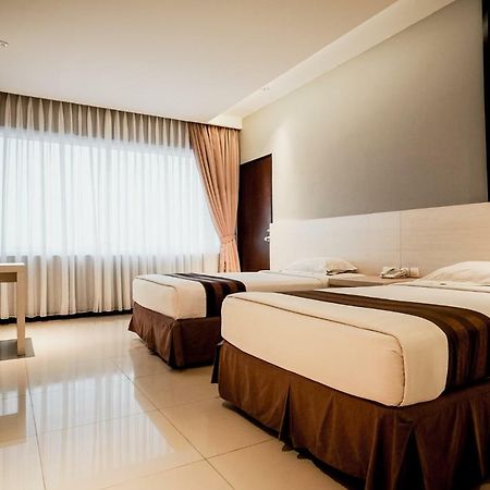 Hotel Asri Plaza Asia Tasikmalaya Exterior foto