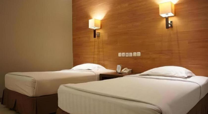 Hotel Asri Plaza Asia Tasikmalaya Exterior foto