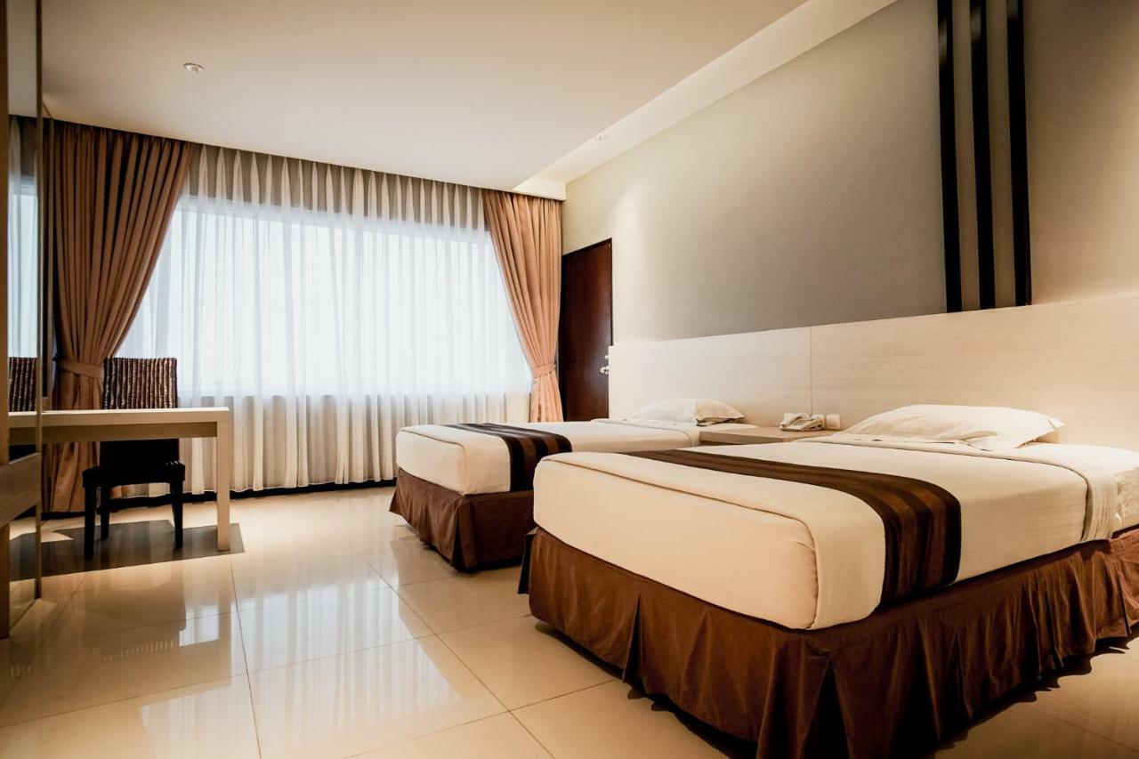 Hotel Asri Plaza Asia Tasikmalaya Exterior foto